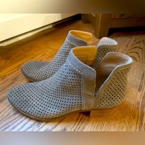 Lucky Brand Tan Booties